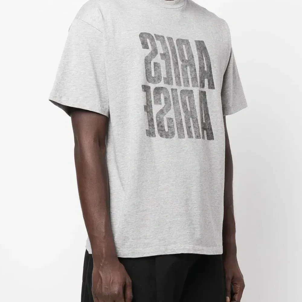 Футболка с логотипом