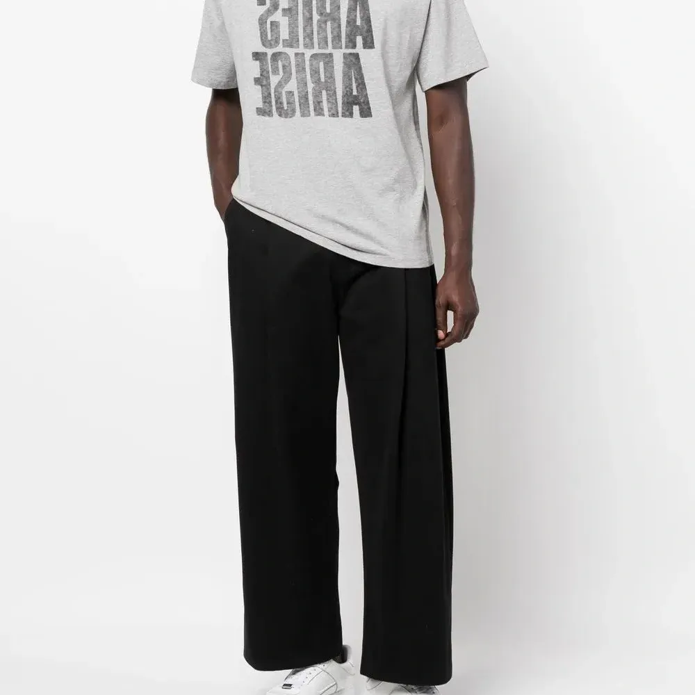 Футболка с логотипом