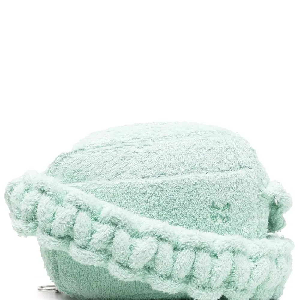 Сумка на плечо с вышитым логотипом