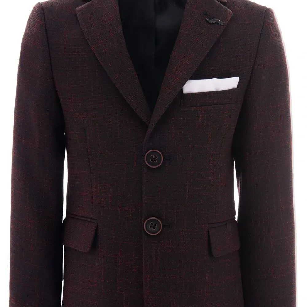 Блейзер строгого кроя с заостренными лацканами