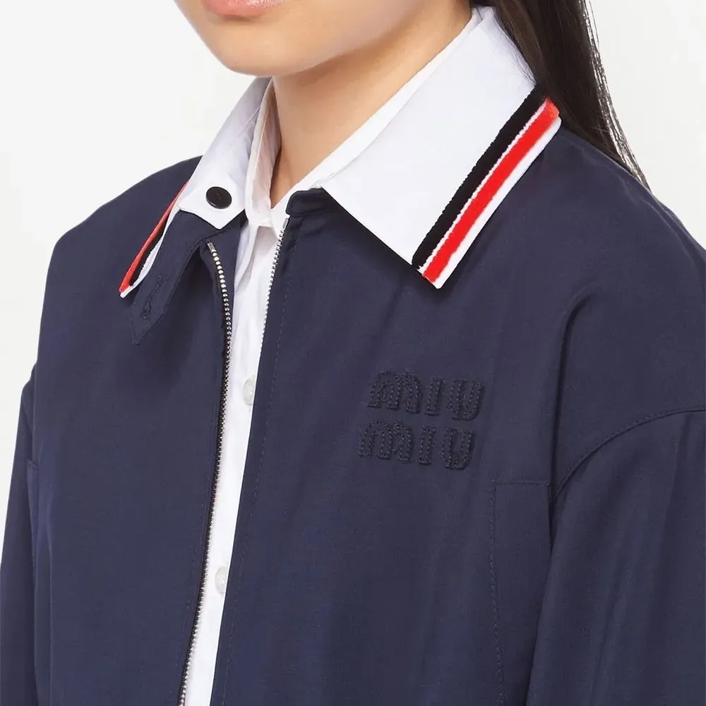 Серьги-гвоздики с тисненым логотипом