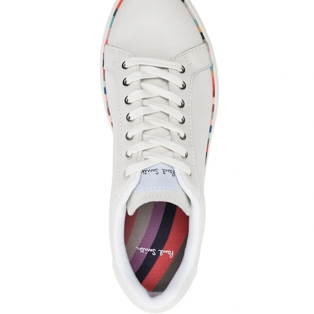 Кроссовки на шнуровке