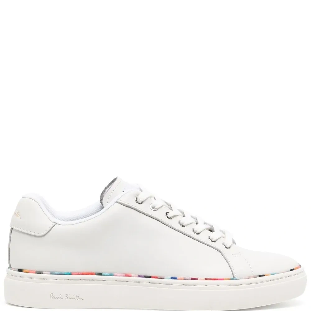 Кроссовки на шнуровке