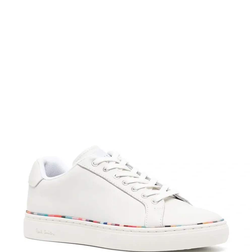 Кроссовки на шнуровке