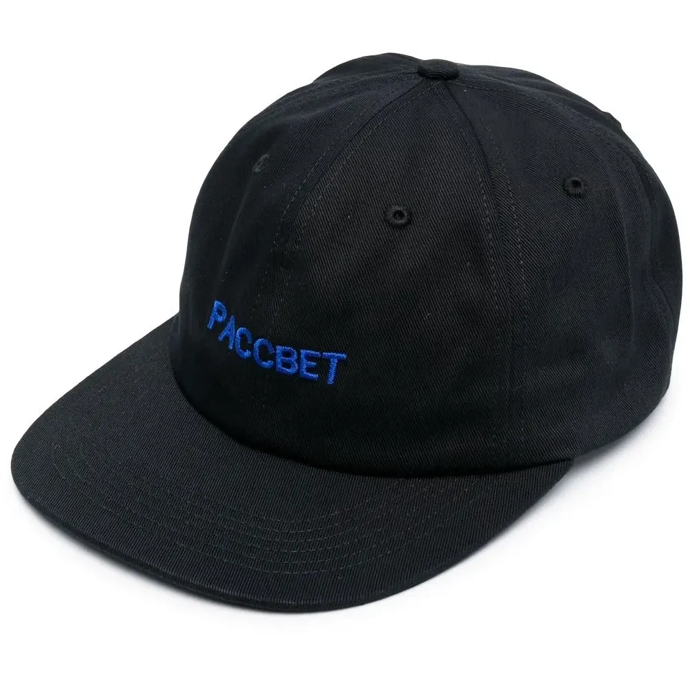 Бейсболка с вышитым логотипом