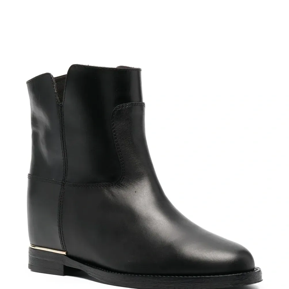 ботинки с вырезами