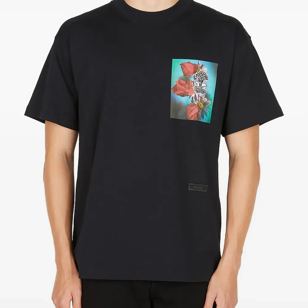 Футболка с цветочным принтом