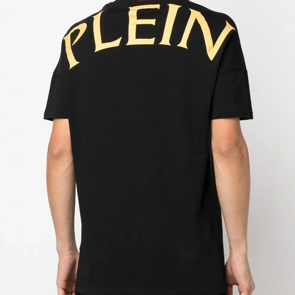 Футболка с логотипом