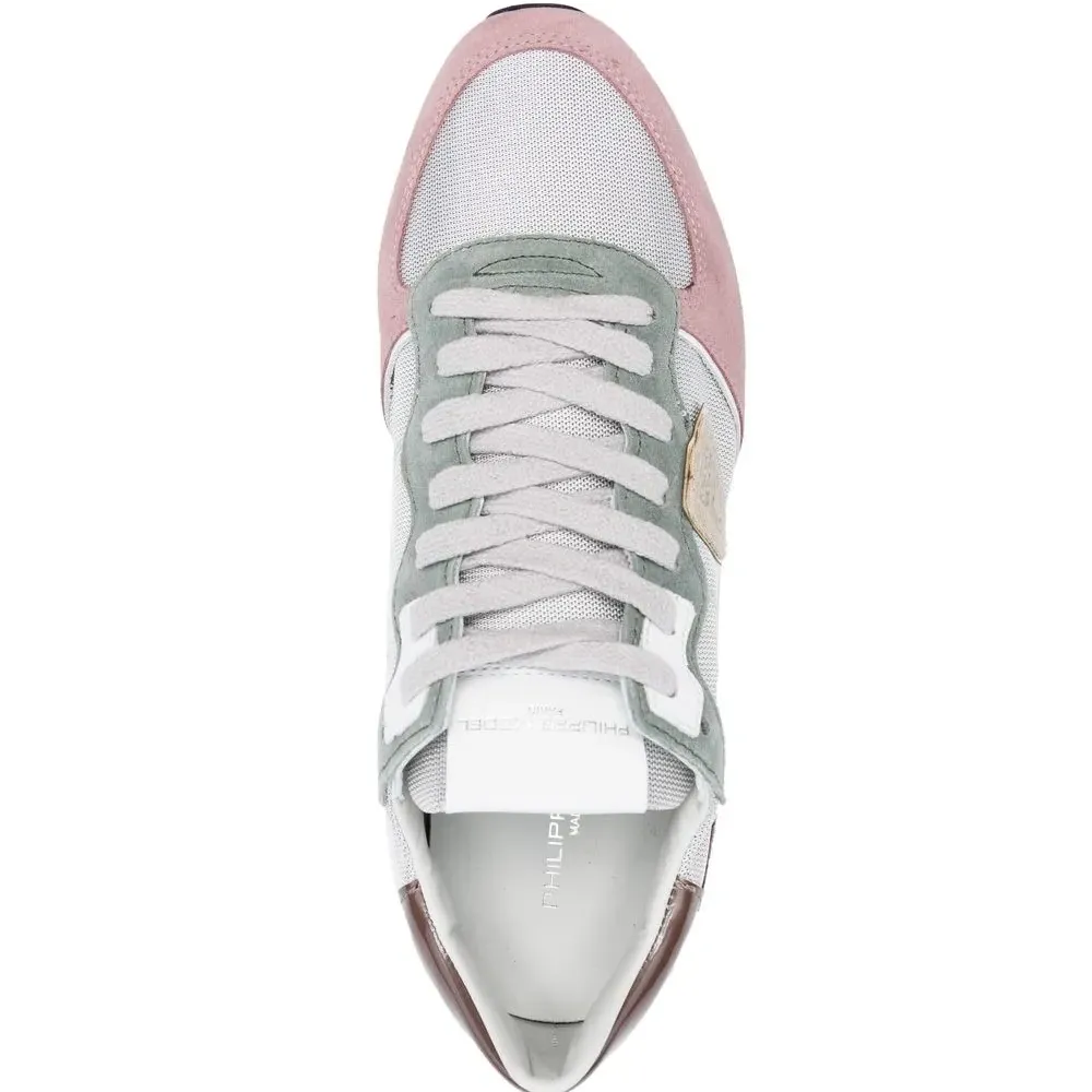 Кроссовки с нашивкой-логотипом