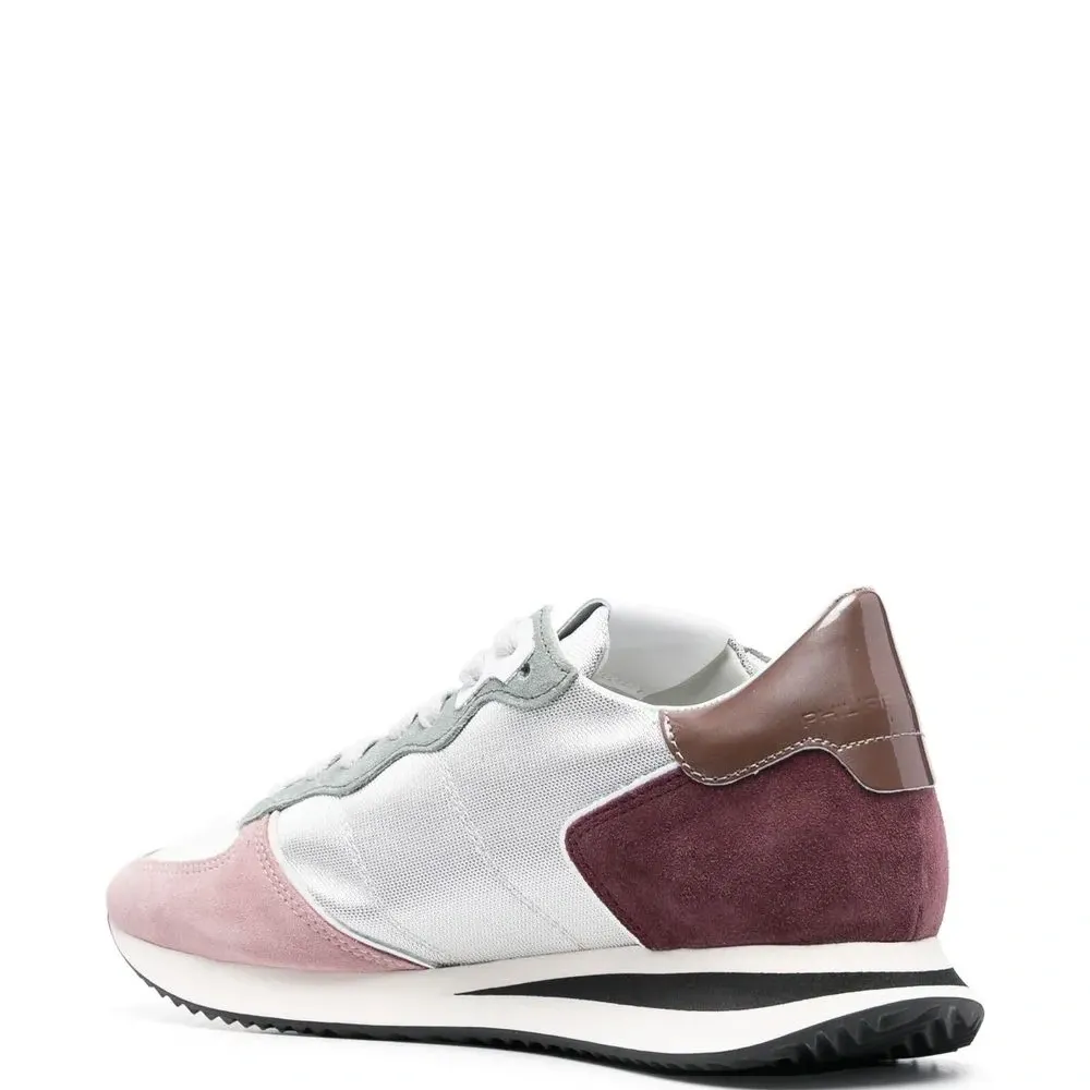 Кроссовки с нашивкой-логотипом