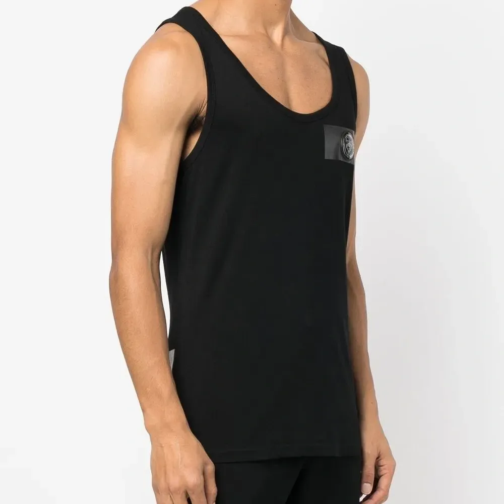 Топ с нашивкой-логотипом