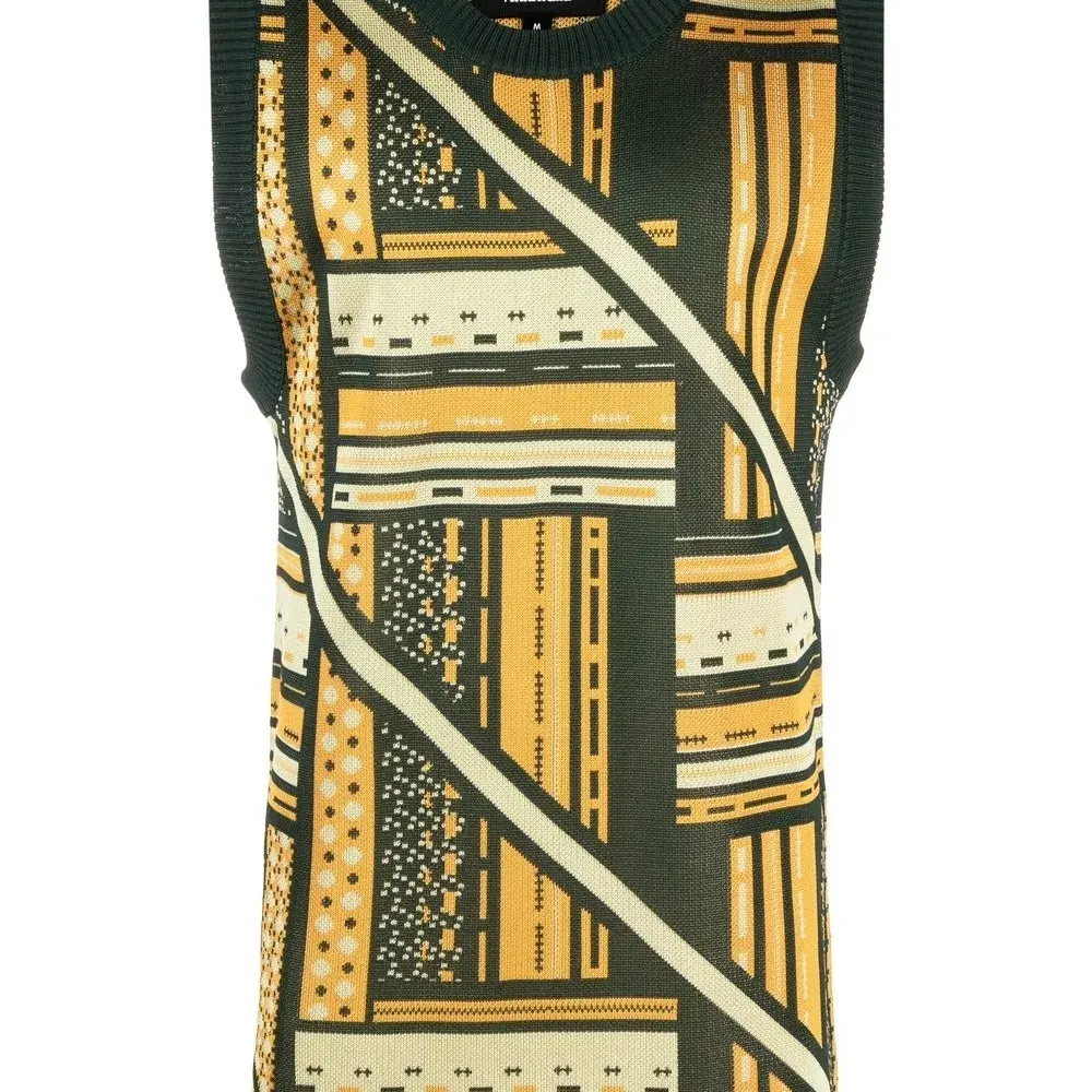 Топ с графичным принтом