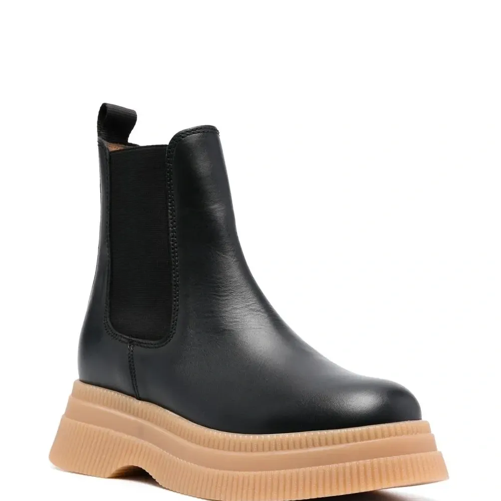 Ботинки с эластичными вставками