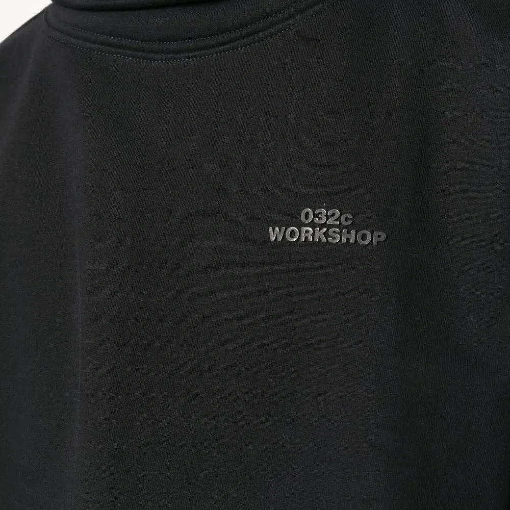 Толстовка с логотипом и высоким воротником