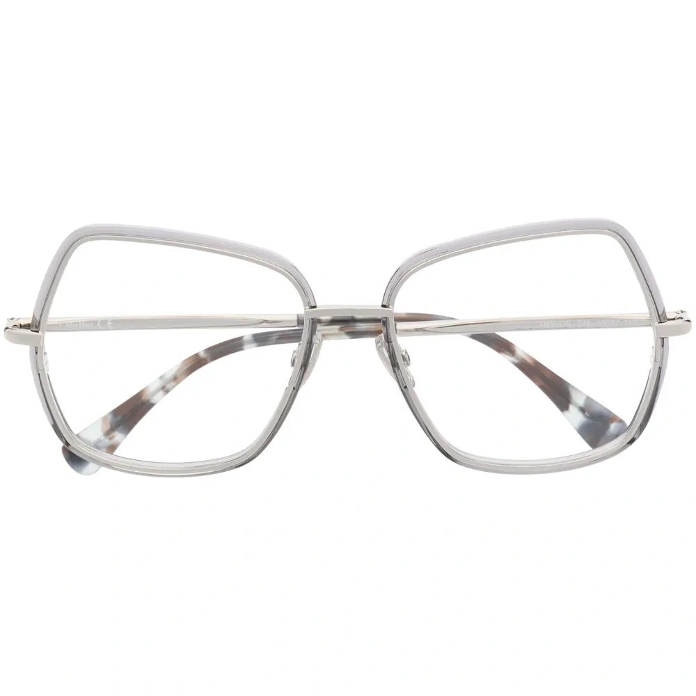 Очки в квадратной оправе