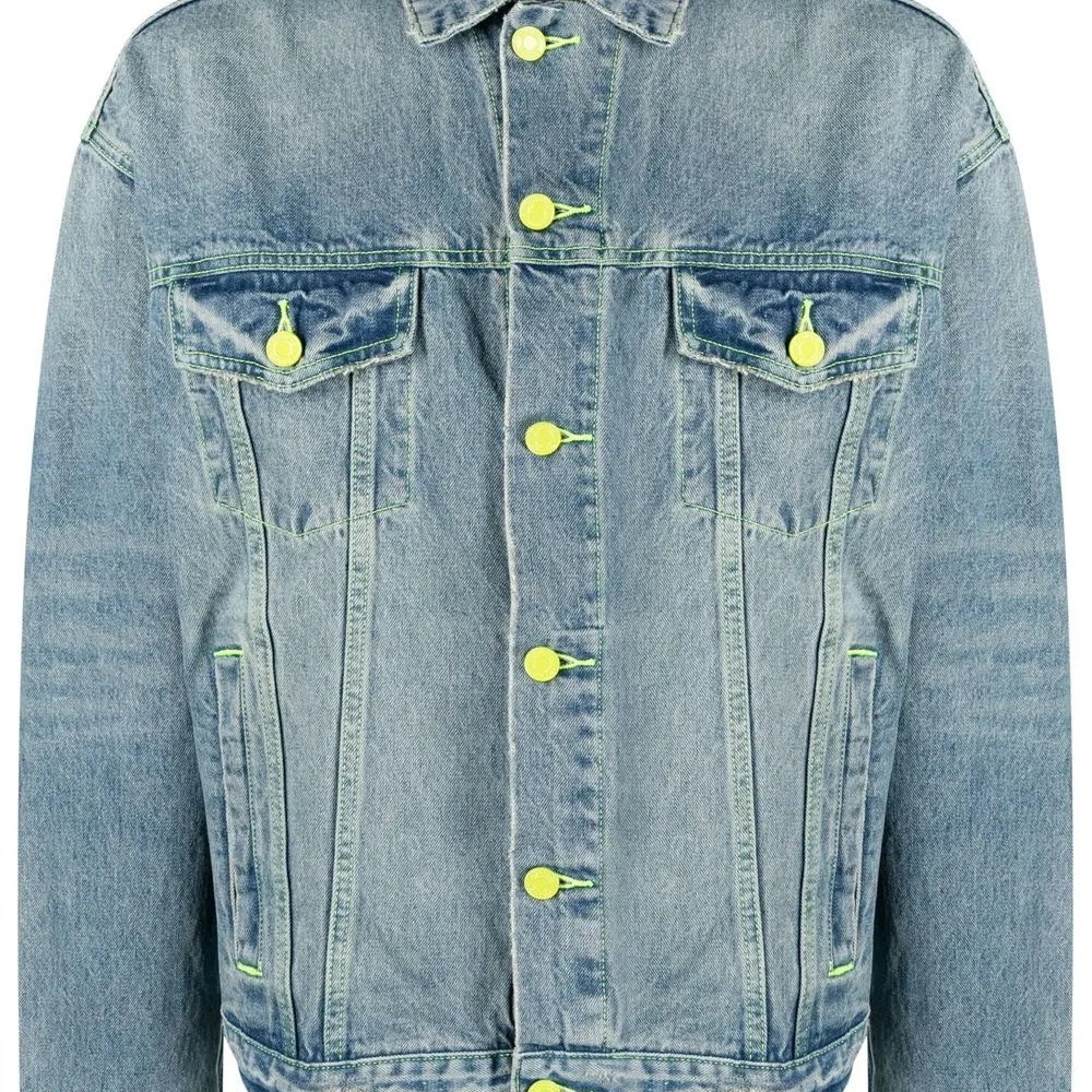 Джинсовая куртка