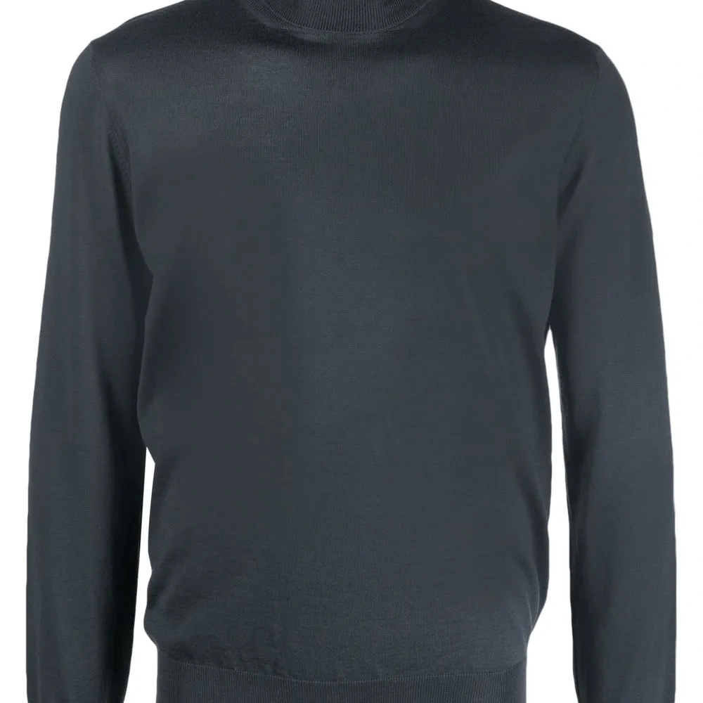 Джемпер тонкой вязки с высоким воротником