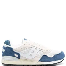 Кроссовки на шнуровке