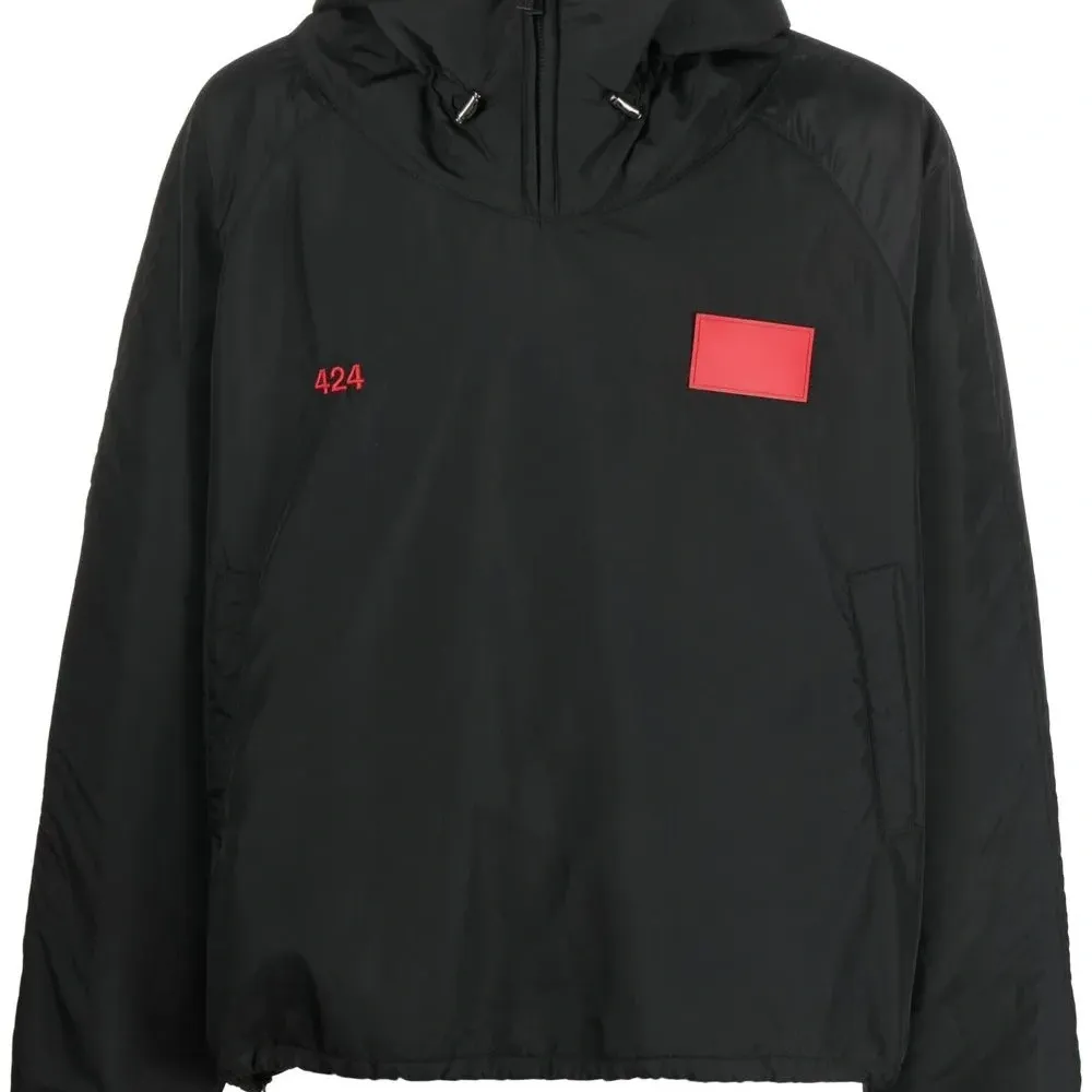 Куртка с нашивкой-логотипом Куртка с нашивкой-логотипом