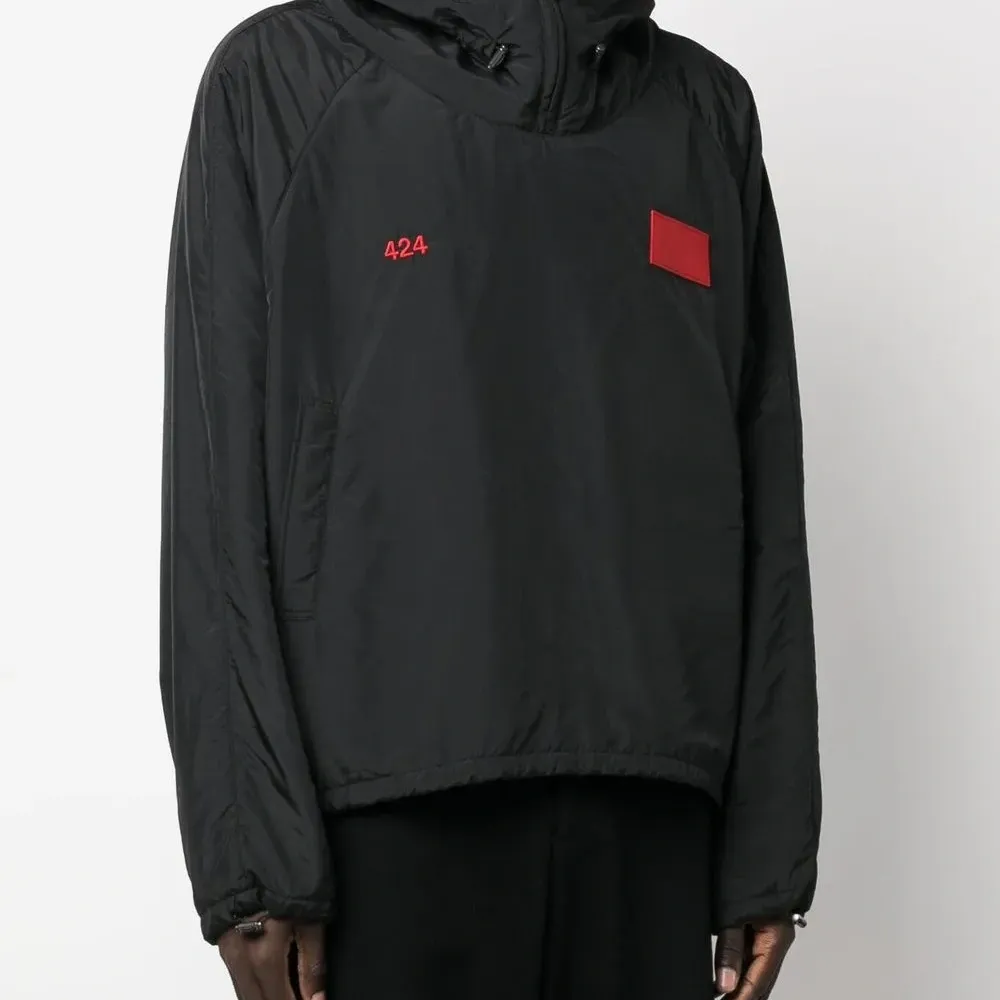 Куртка с нашивкой-логотипом Куртка с нашивкой-логотипом