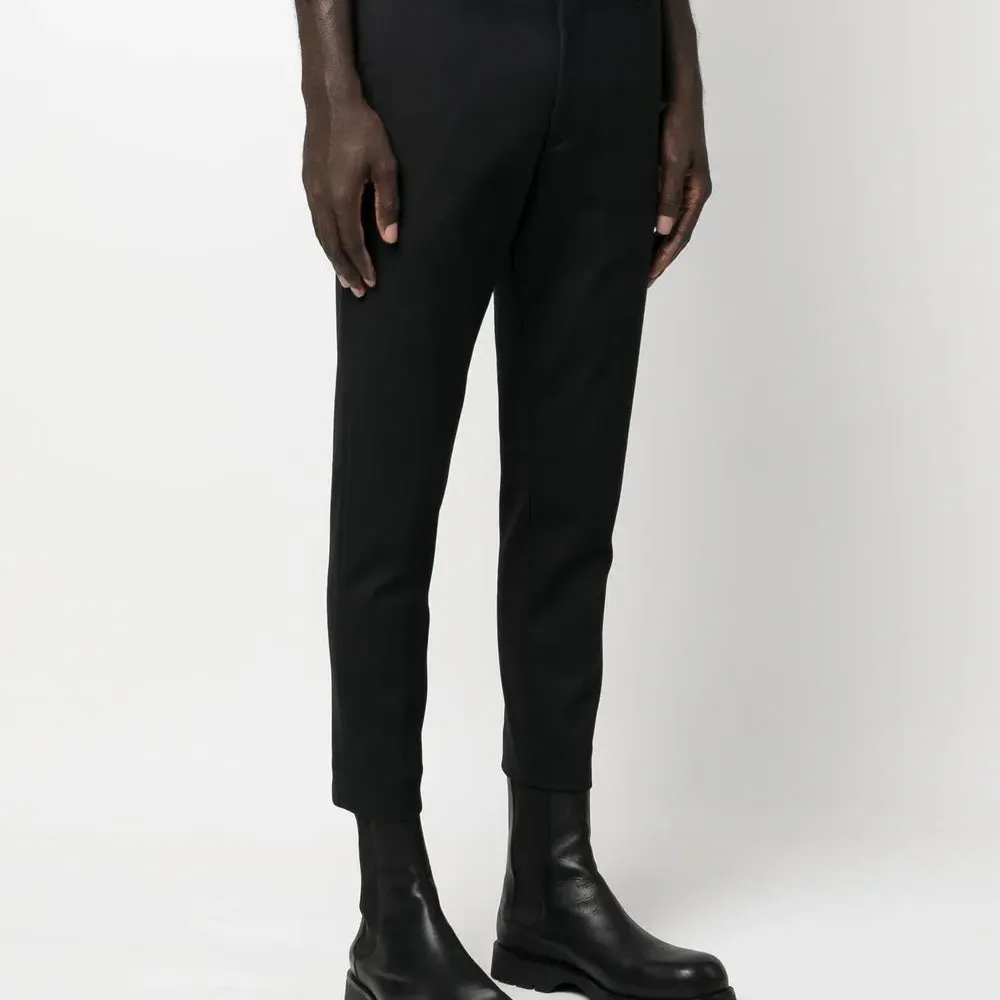 Укороченные зауженные брюки