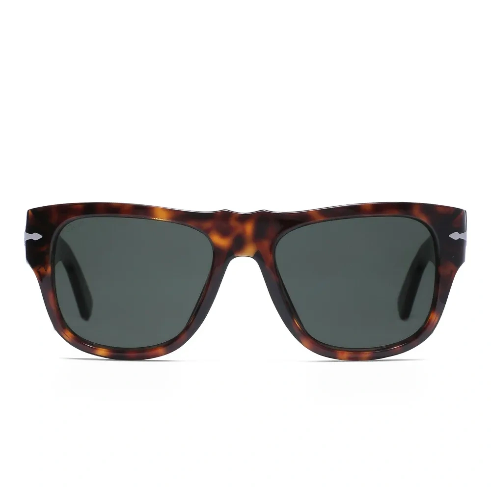 Солнцезащитные очки из коллаборации с Persol