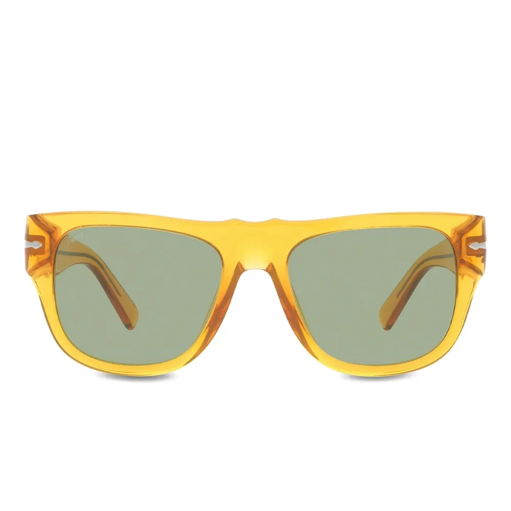 Солнцезащитные очки из коллаборации с Persol