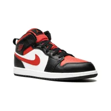 Кроссовки Jordan 1 Mid Кроссовки Jordan 1 Mid