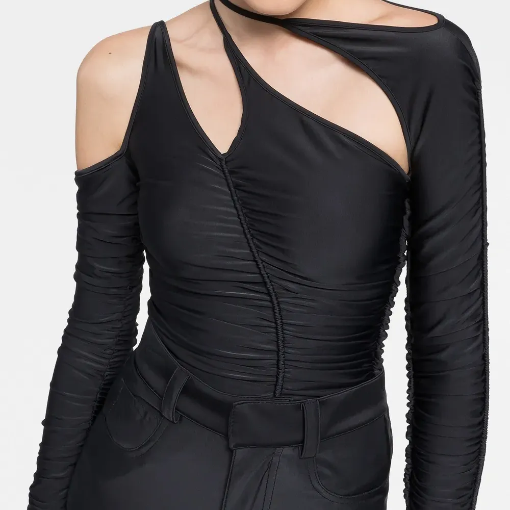 Топ с вырезами из коллаборации с Ester Manas