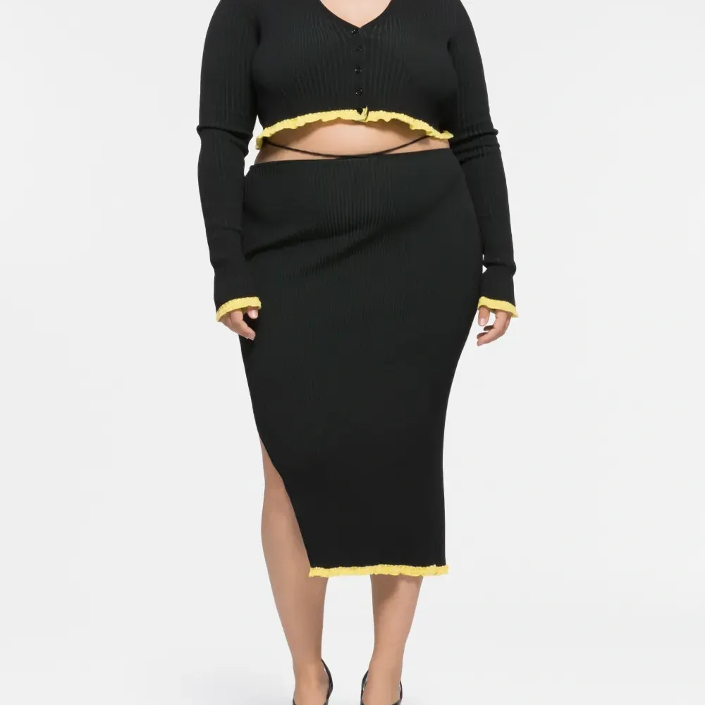 Укороченный кардиган в рубчик из коллаборации с Ester Manas