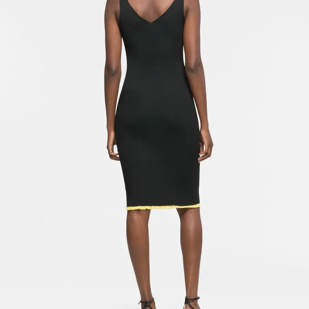 Платье миди в рубчик из коллаборации с Ester Manas