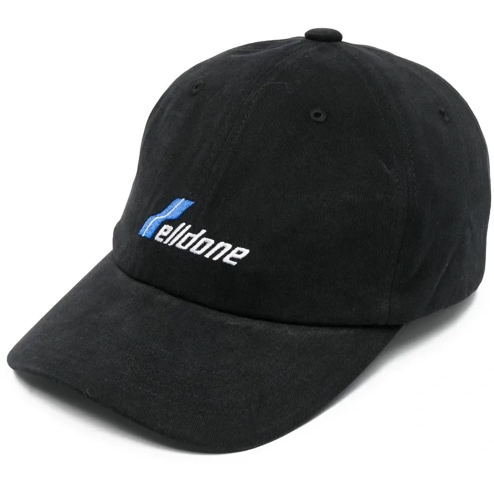 Бейсболка с вышитым логотипом