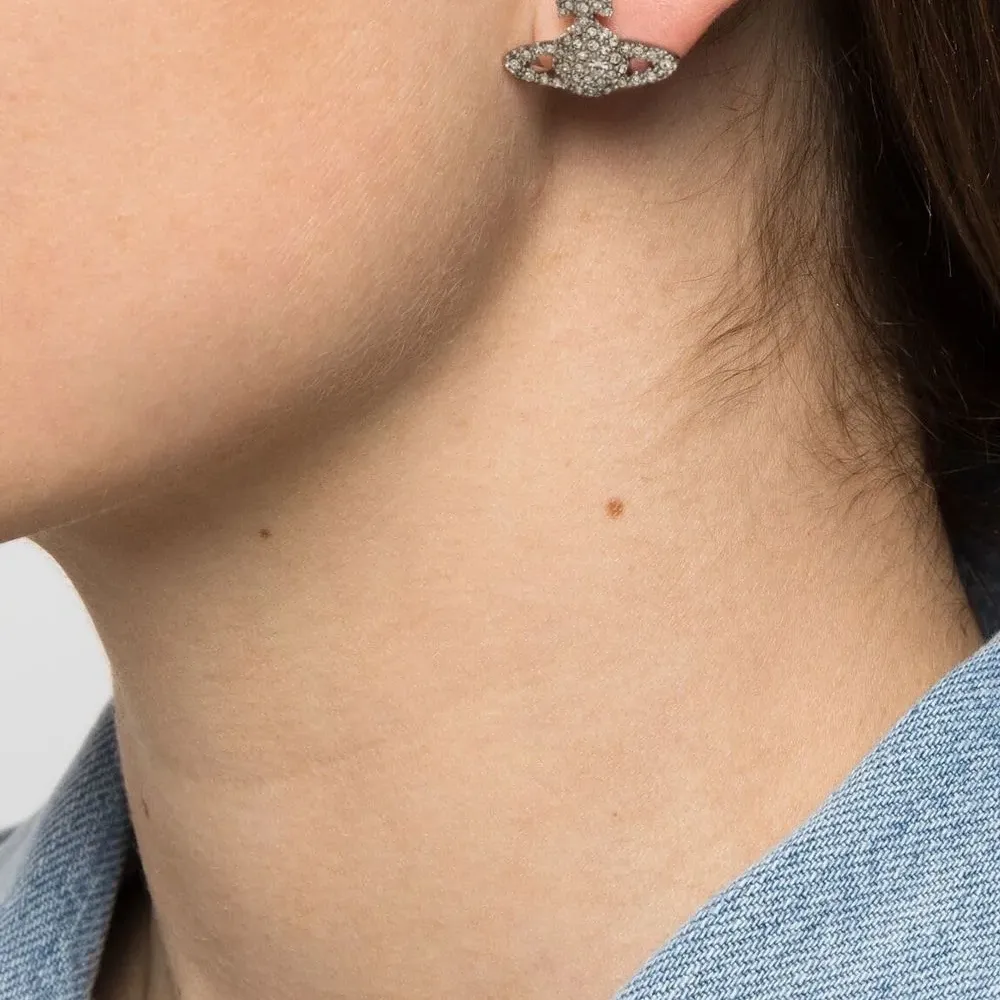 Серьги-гвоздики с логотипом