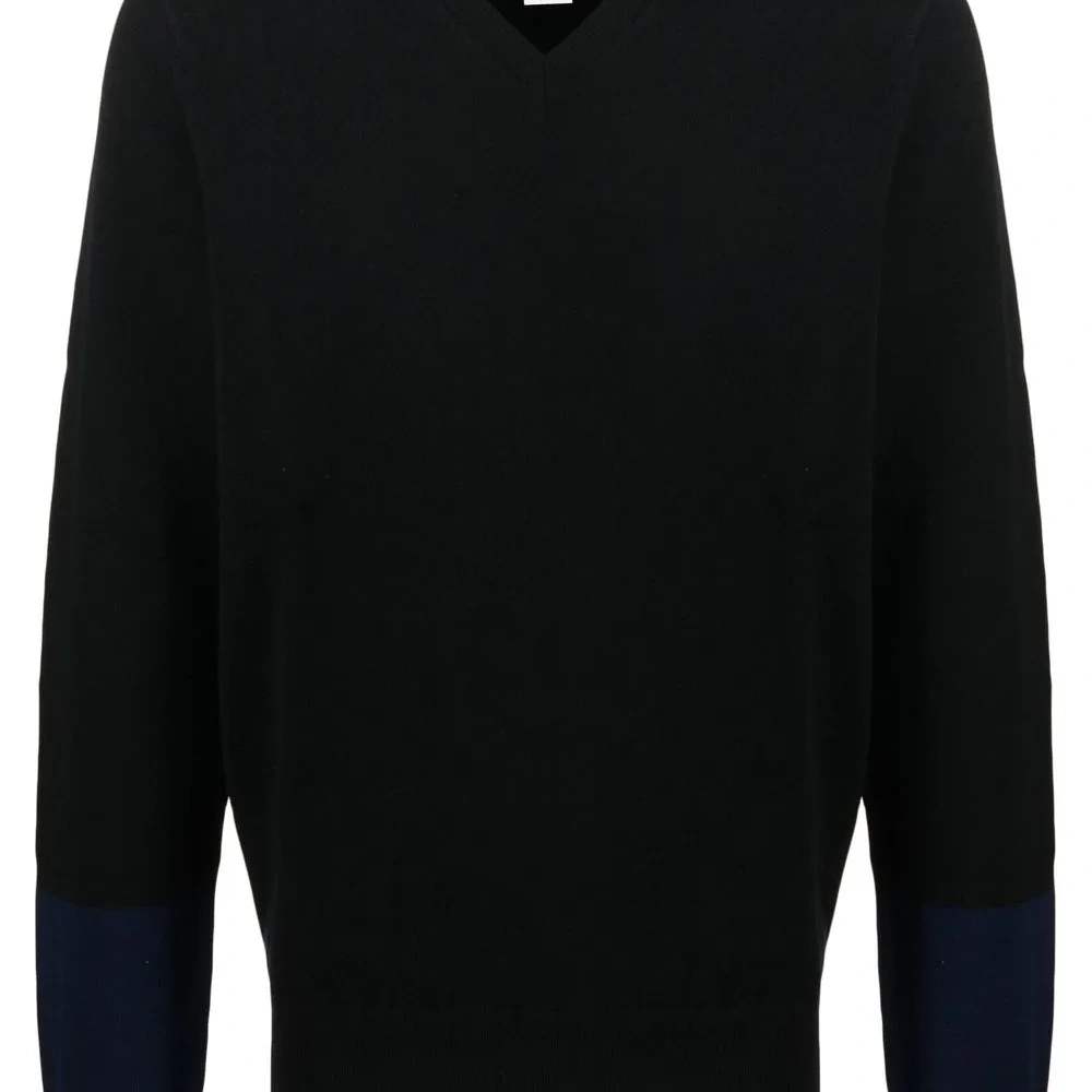 Джемпер с V-образным вырезом