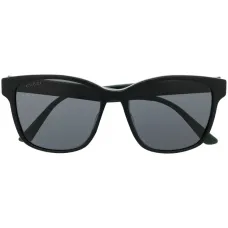 Солнцезащитные очки в квадратной оправе Солнцезащитные очки в квадратной оправе