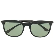 Солнцезащитные очки в прямоугольной оправе