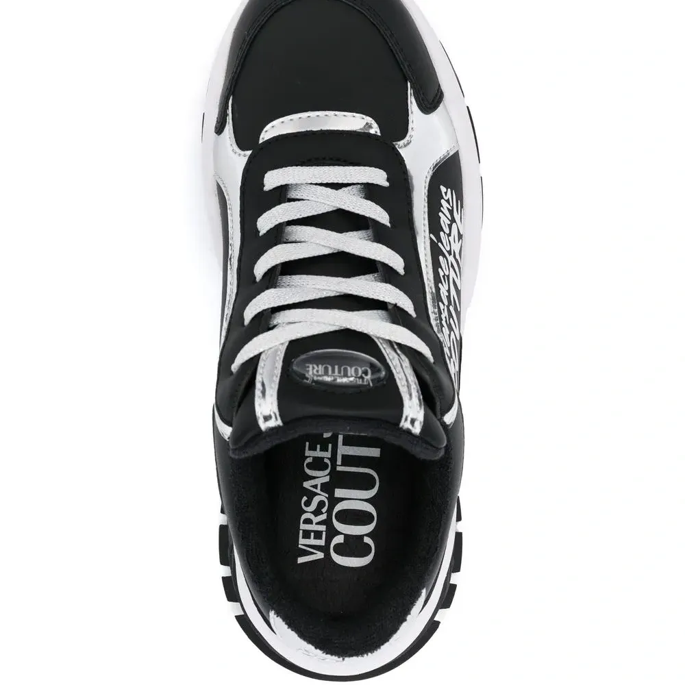 Кроссовки с логотипом