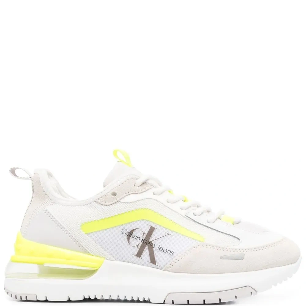 Кроссовки с логотипом