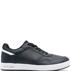 Кроссовки со вставками