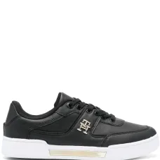 Кроссовки на шнуровке