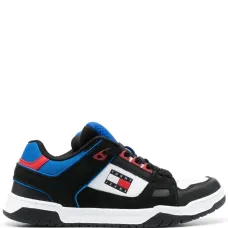 Массивные кроссовки