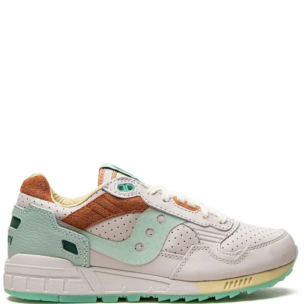 Кроссовки Shadow 5000