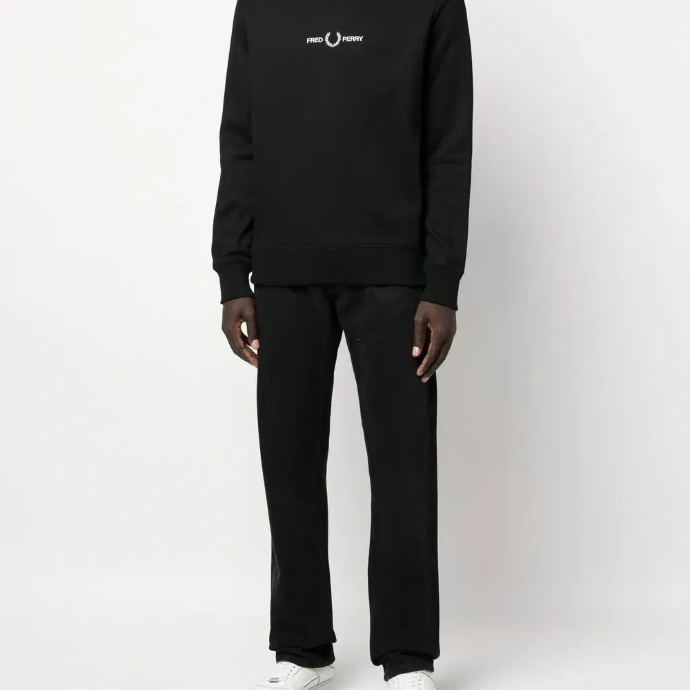 Толстовка с вышитым логотипом