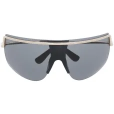 Затемненные солнцезащитные очки в массивной оправе