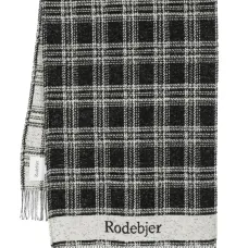 Клетчатый шарф с бахромой