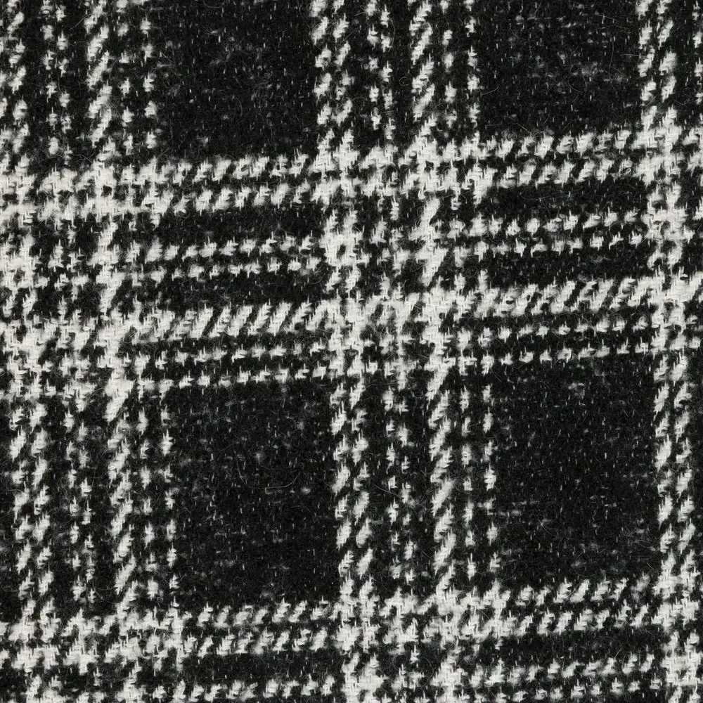 Клетчатый шарф с бахромой