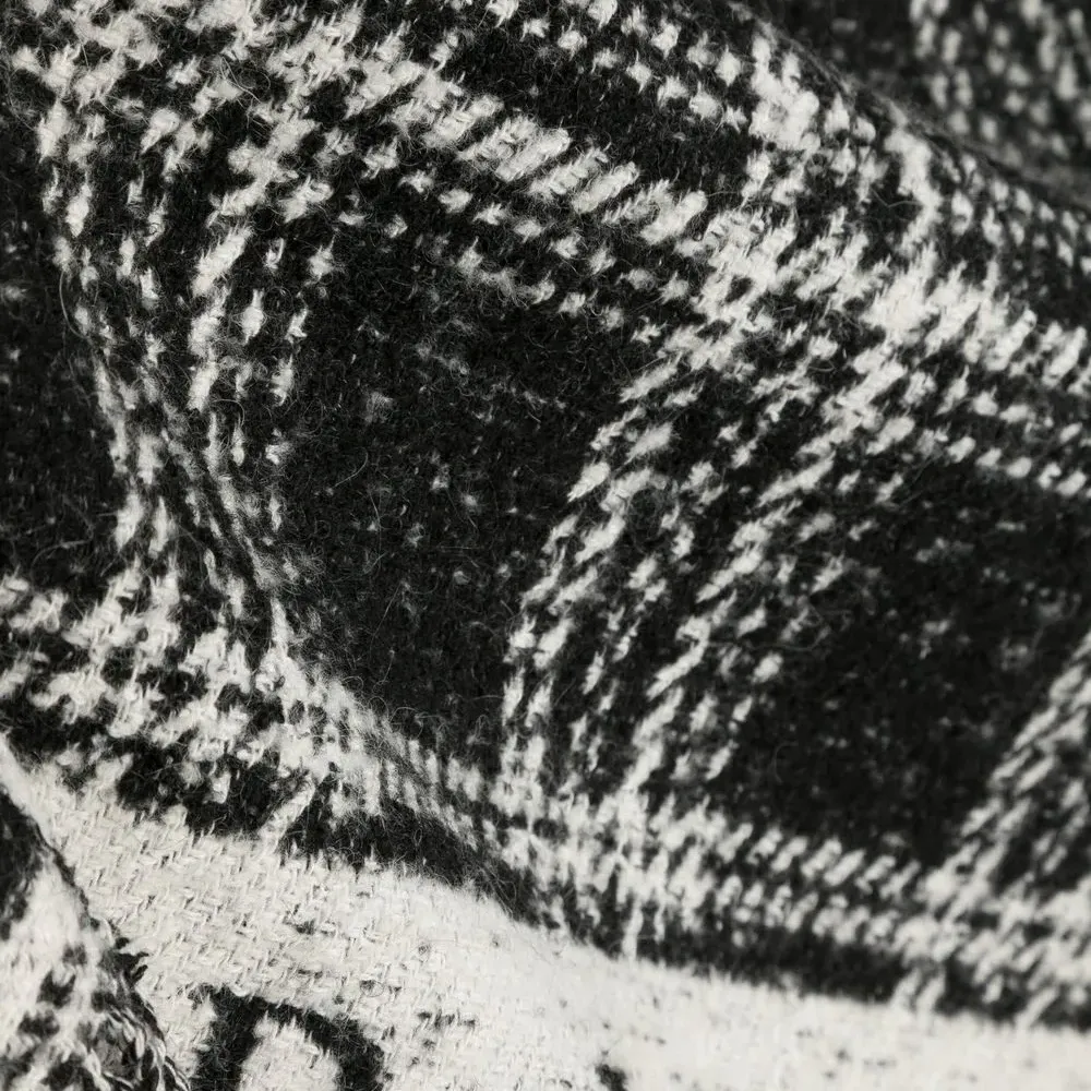 Клетчатый шарф с бахромой