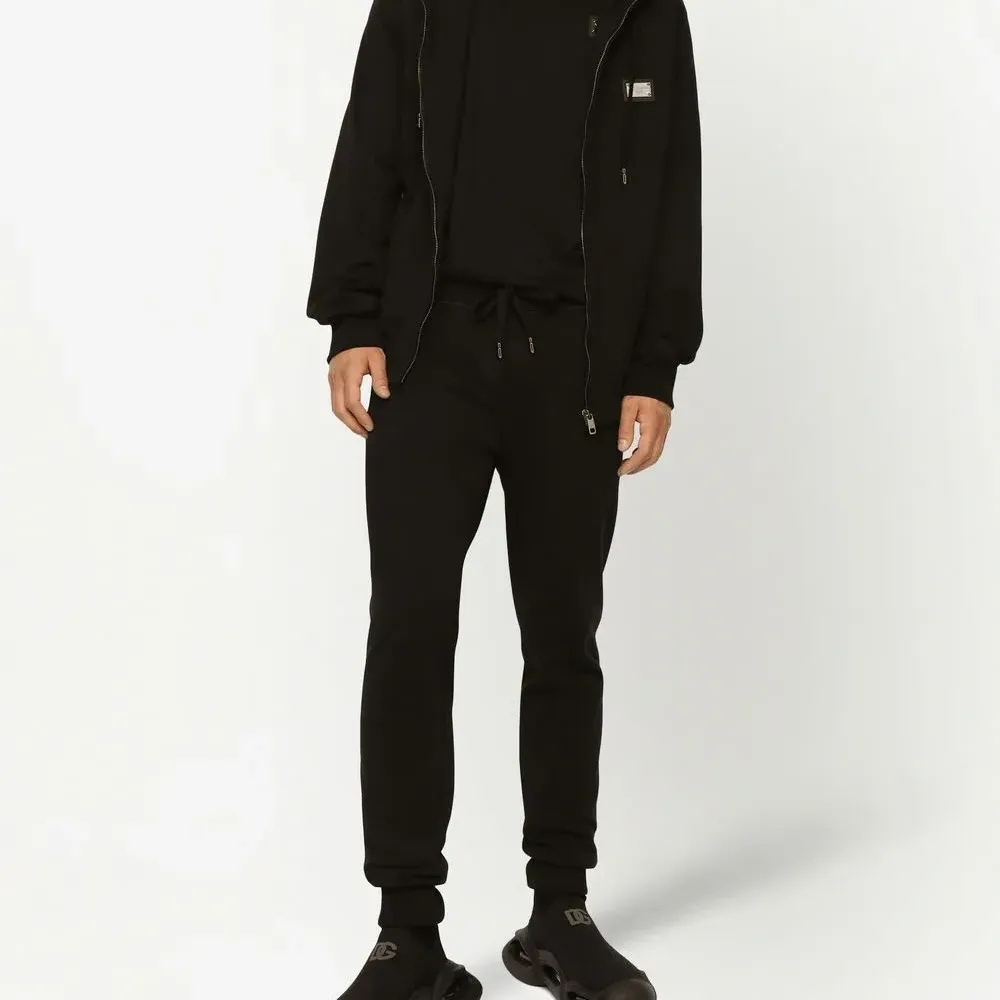 Футболка с логотипом