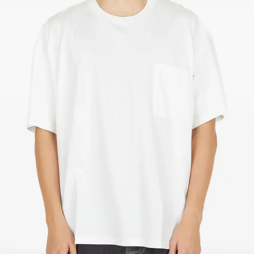 Футболка с кнопками на плече Футболка с кнопками на плече