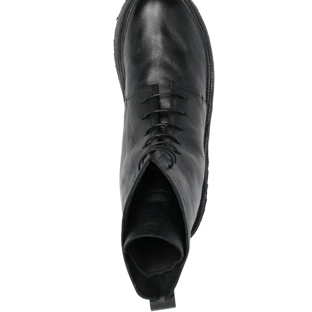 Ботинки на шнуровке